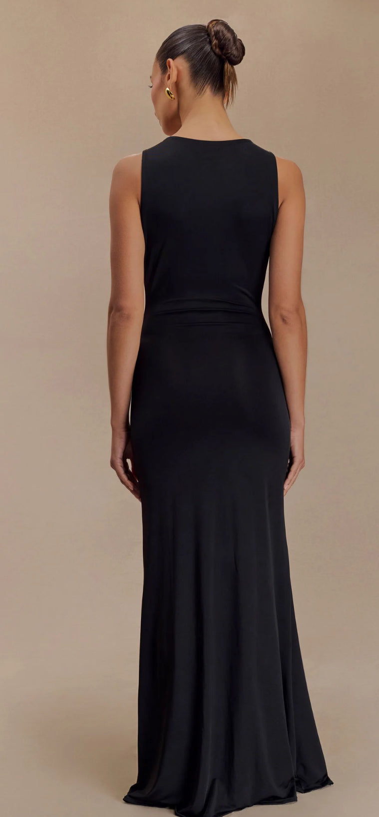 Meshki Beck Plunge Maxi
Dress With Floral Hardware size S